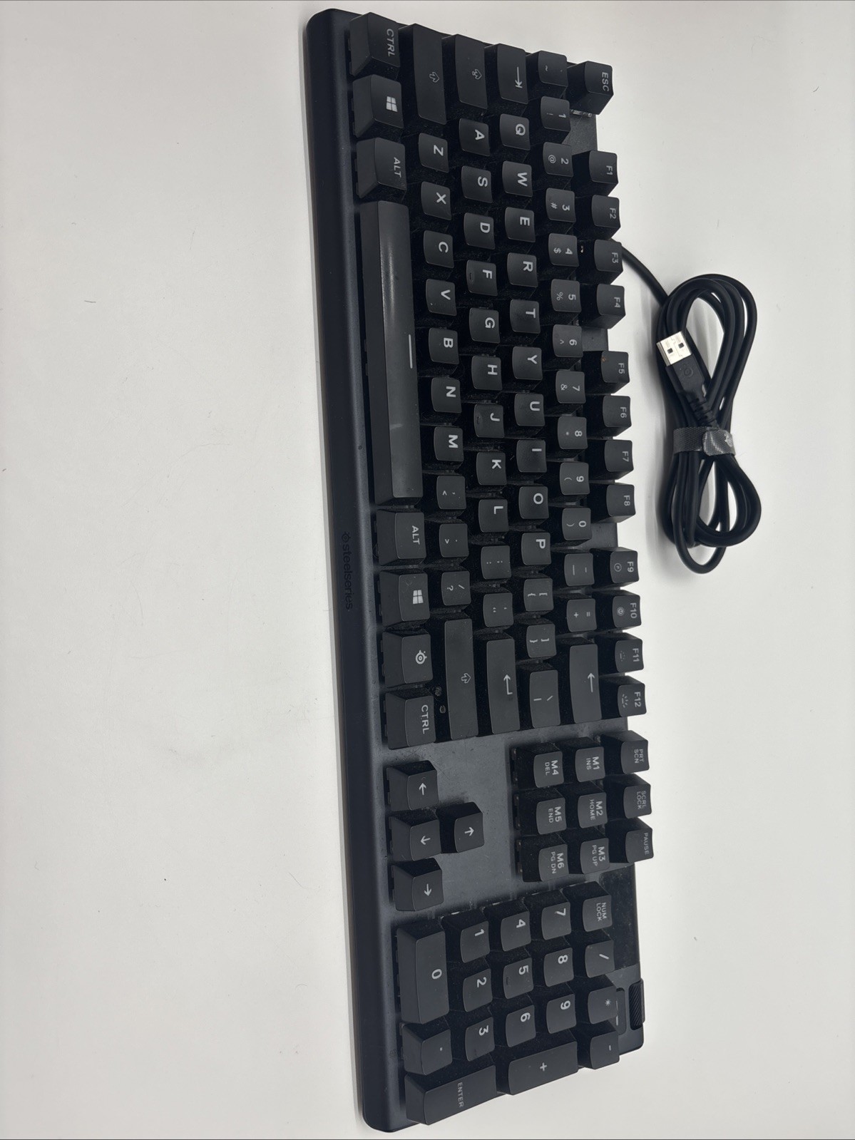SteelSeries Apex 5 Hybrid Mechanical Gaming Keyboard Black (Worn)