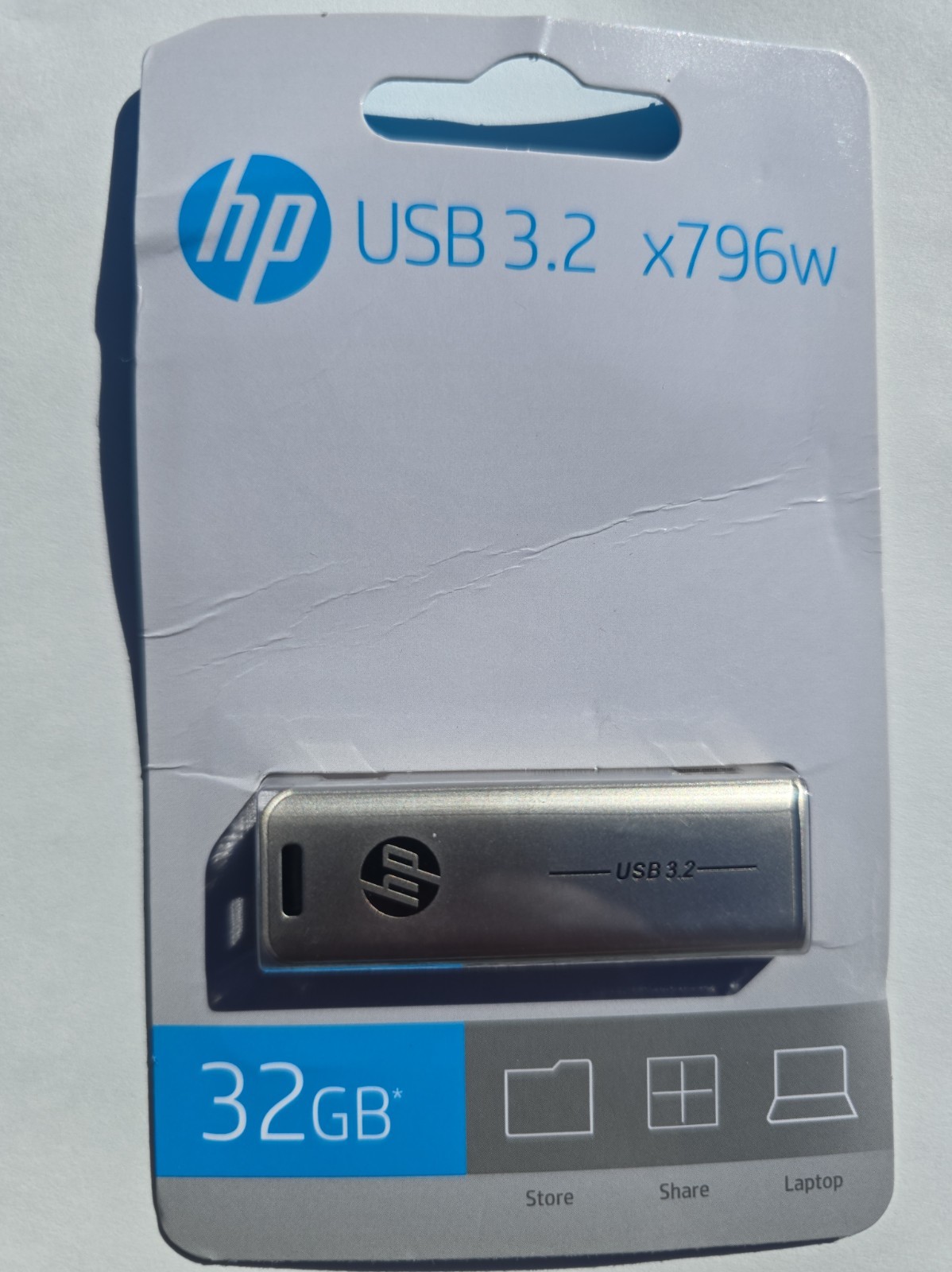  HP 32GB Flash Drive USB3.2 New Unopened Outer Packaging Little Deformed Lines.