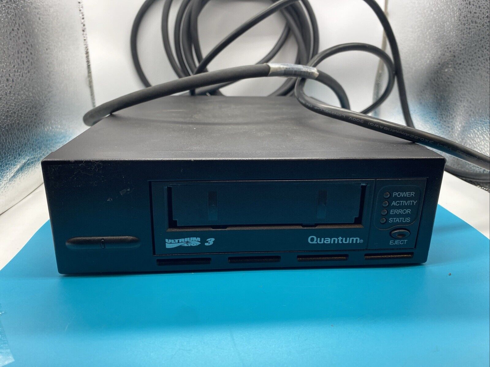Quantum Ultrium LTO3 400-800GB External HH SCSI Tape Drive TC-L32BX - UNTESTED
