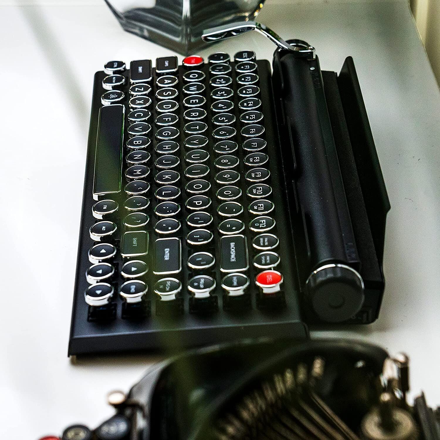 Qwerkywriter Retro Typewriter Bluetooth Keyboard US Sequence From Japan used