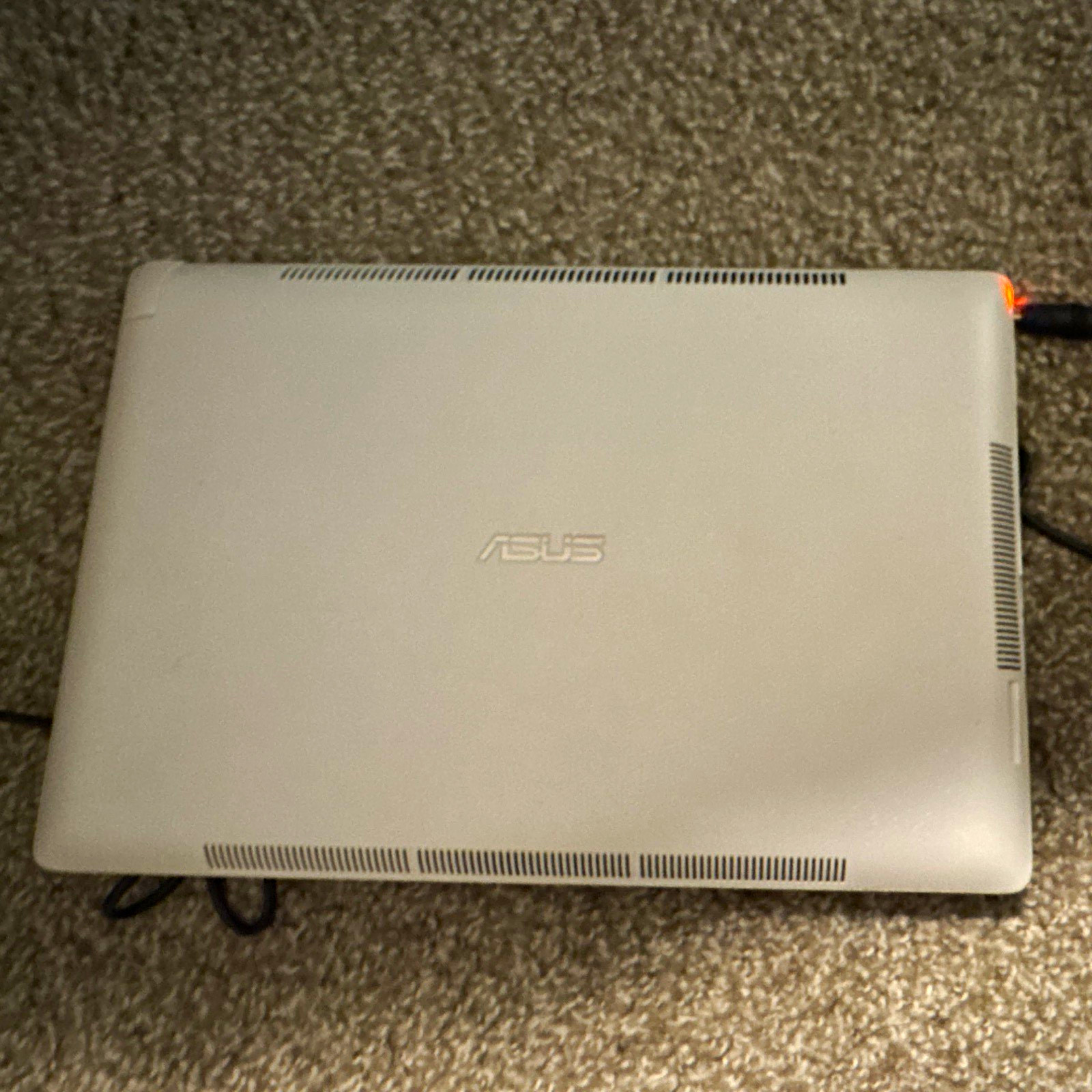 ASUS EP121 12.1in Core i5 Windows 7 White Notebook Laptop For Parts/Repair