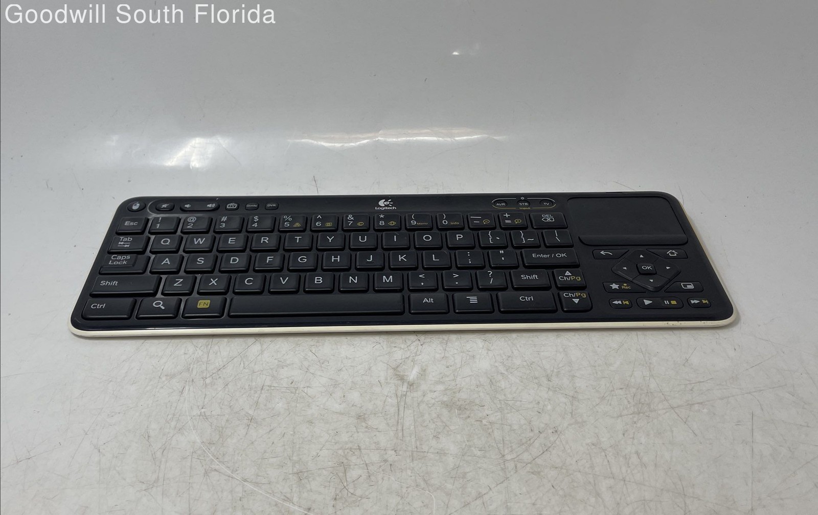Logitech K700 Black Built-In Touchpad Wireless Keyboard Controller Untested