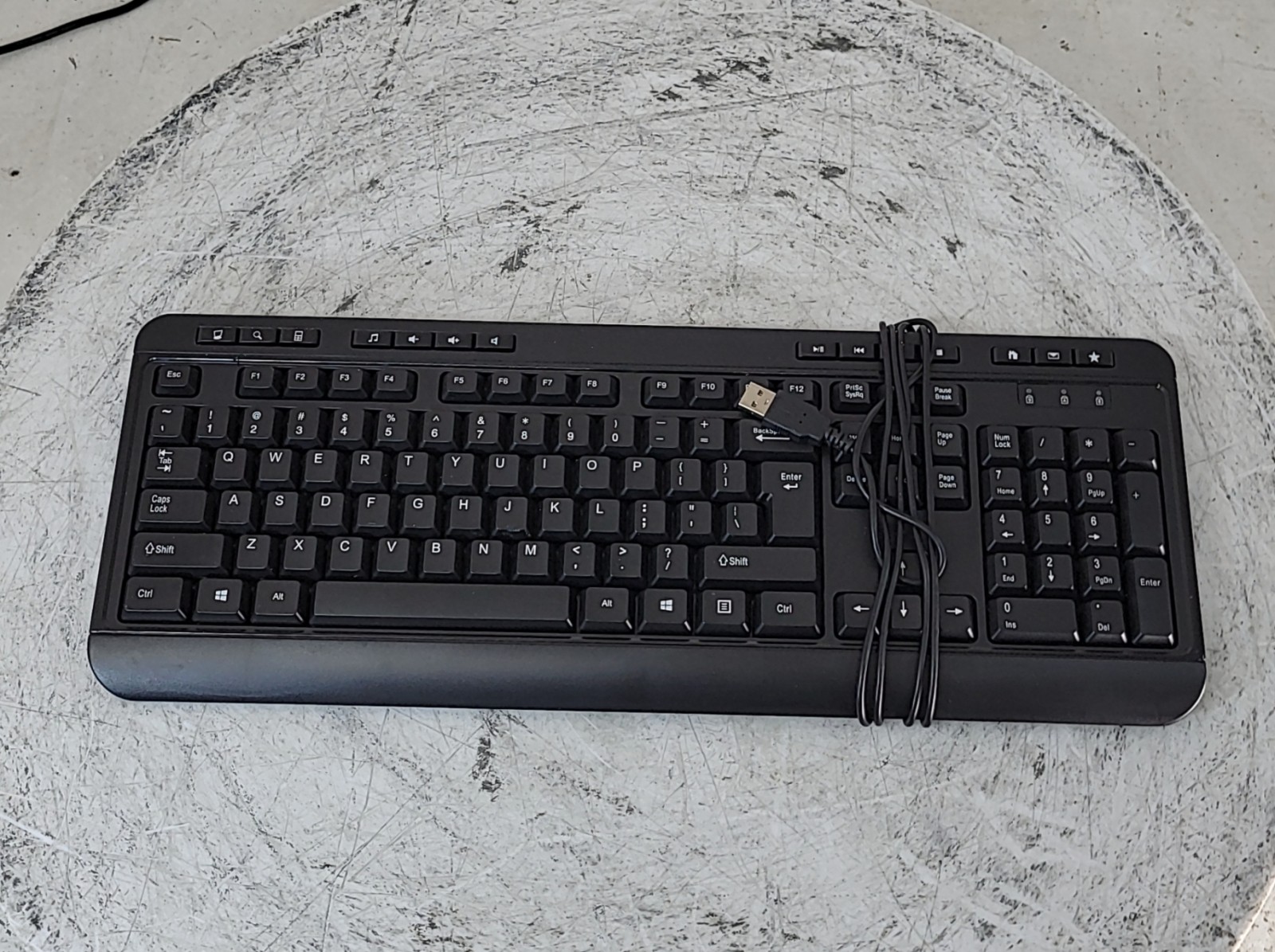 ADESSO AKB-132HB Multimedia Desktop Keyboard USB