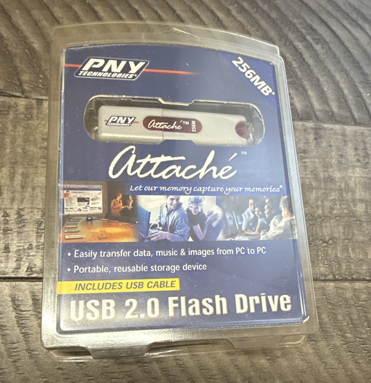 PNY Attaché 256MB USB 2.0 Flash Drive Silver/Red PC Compatible P-FD256U2D-RF