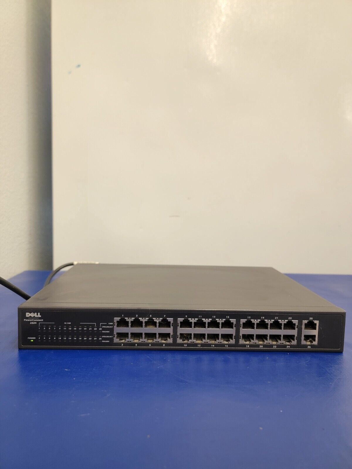 DELL PowerConnect 2324 P/N N4639 Fast Ethernet 24 10/100 + 2 10/100/1000 Used