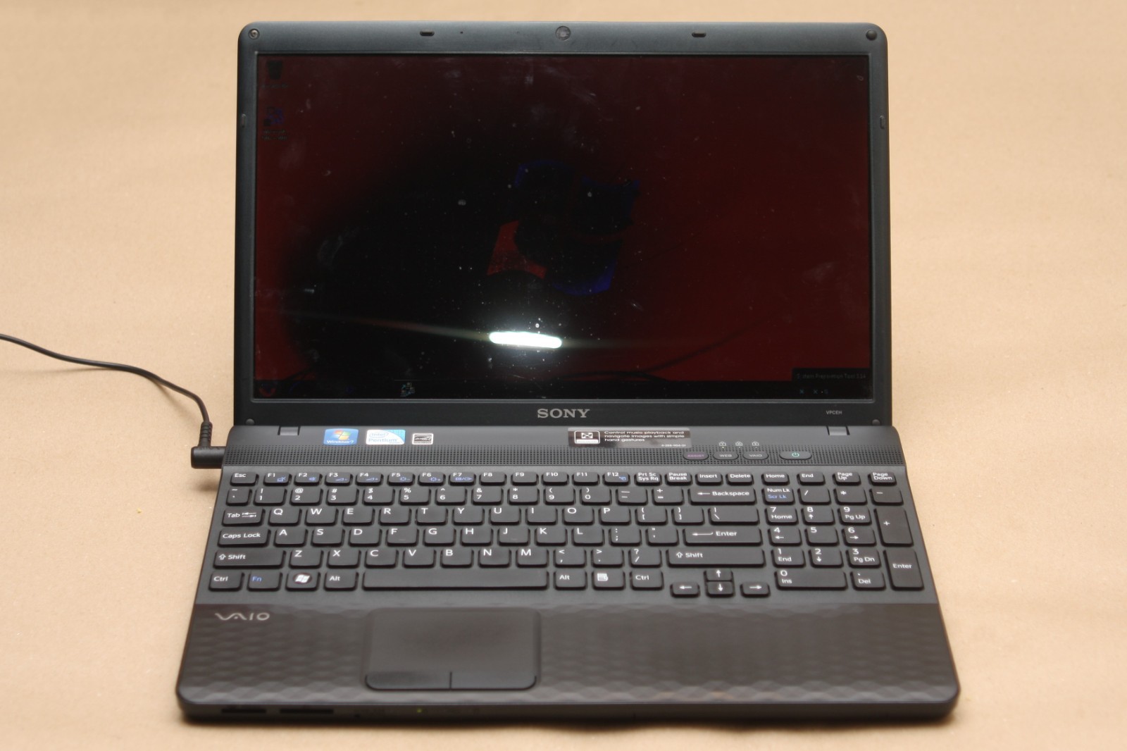 Sony VAIO VPCEH1AFX/B Pentium B940 Intel HD Graphics 750GB HDD 4GB RAM Windows 7