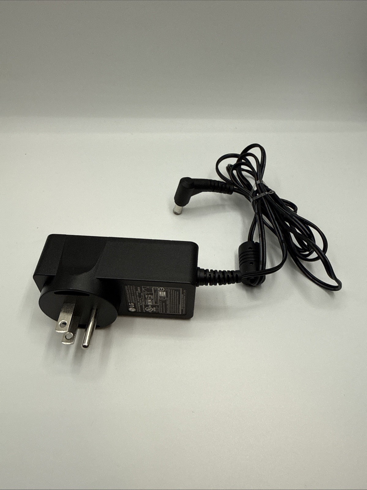 LG Monitor 19V 25W Power Adapter ADS-25FSF-19