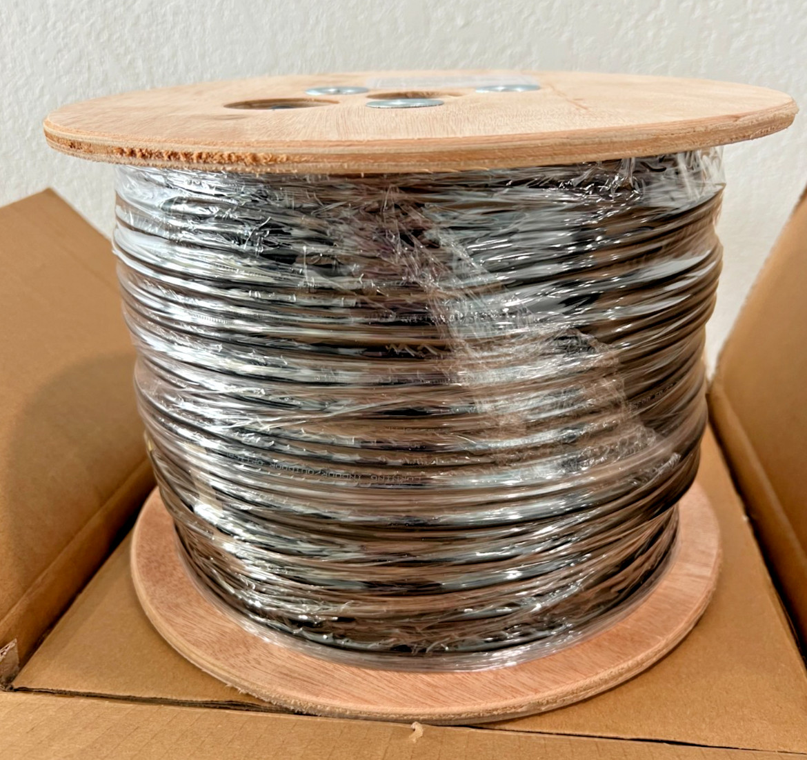 2 Strand Singlemode Corning Fiber OS2 9/125 Black OFNR Riser Rated 2000FT Tested