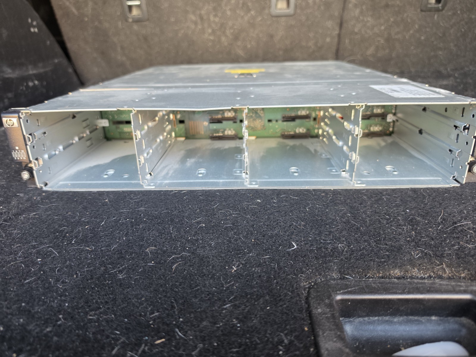 HP AJ940A Storageworks D2600 LFF NO DRIVES/DRIVE SLEDS