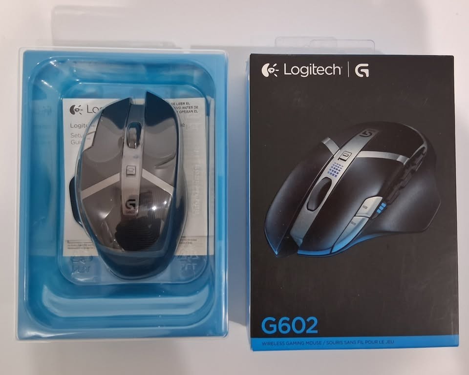 Logitech G602 Wireless Gaming Mouse w dongle - see images, read description