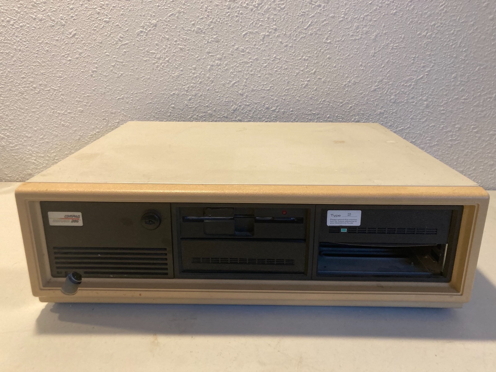 Vintage Compaq Deskpro 286 AT PC Computer Complete w/Drives Powers On