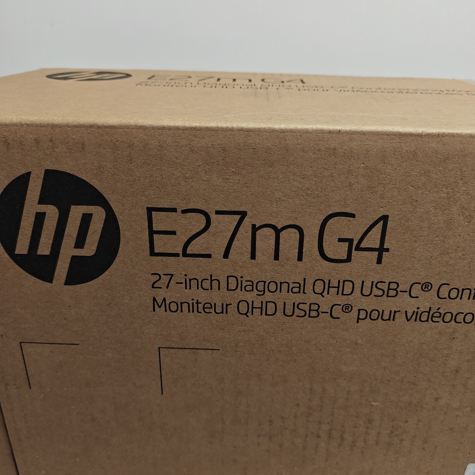 Monitor HP E27m G4 27" QHD USB-C Conferencing Display Webcam Speakers Box