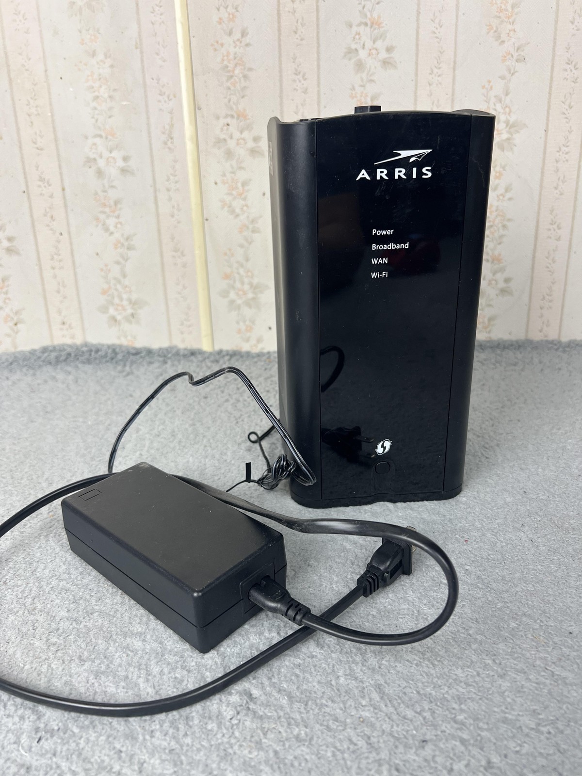 ARRIS Verizon NVG558 LTE Wi-Fi Router Broadband Gateway with Power Adapter