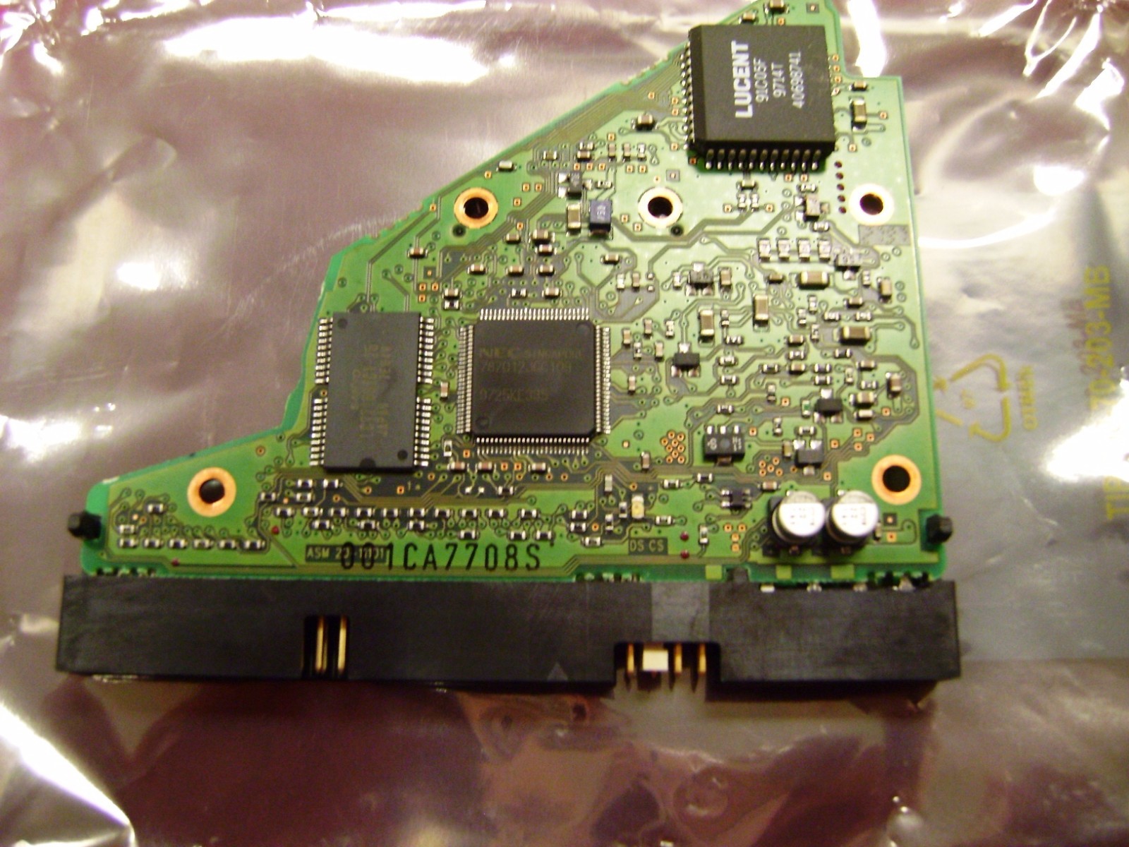 QUANTUM Fireball ST 3240AT  IDE PCB Board 10-111010-01 REV A (Read All)