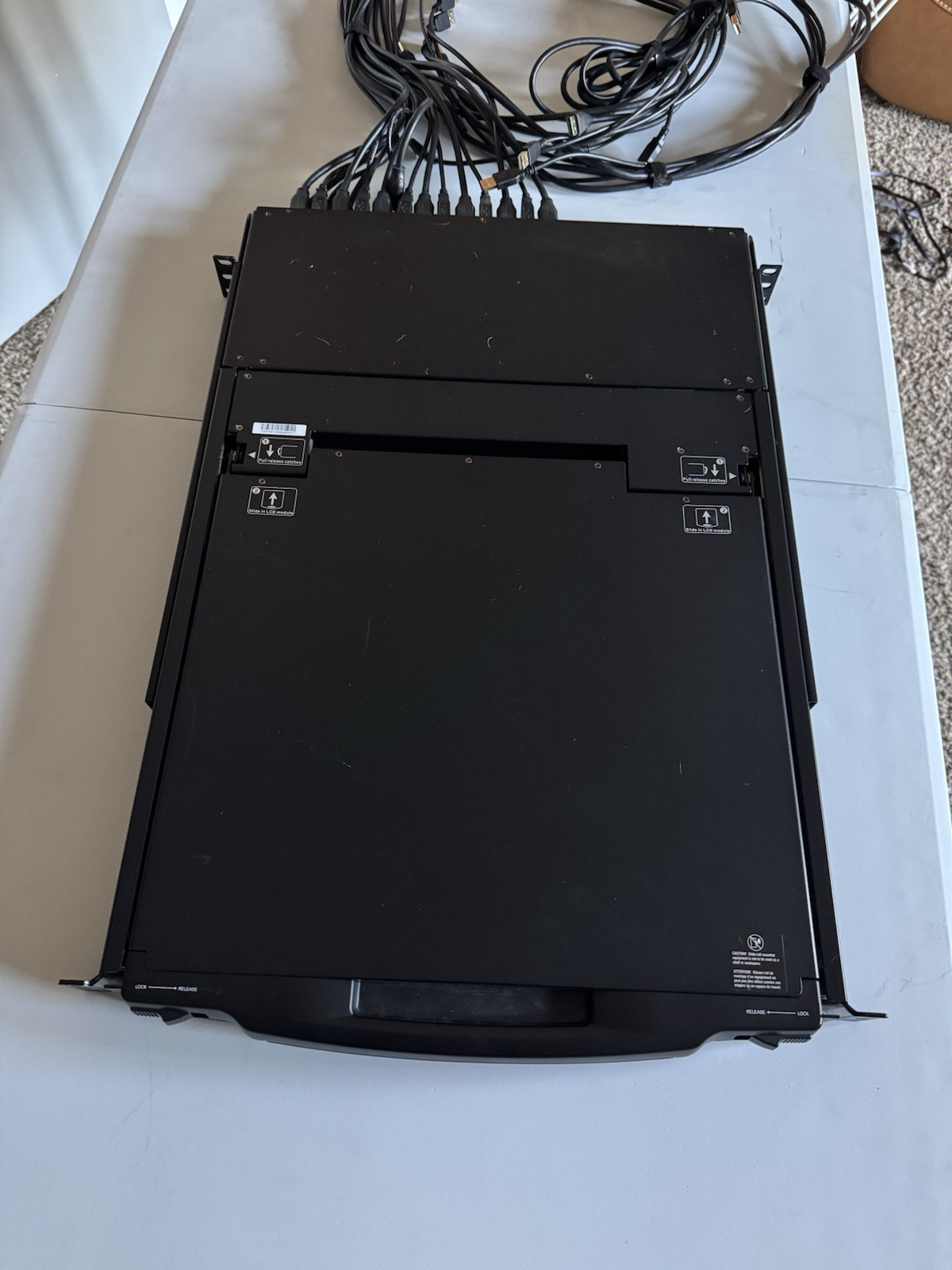 Tripp Lite series NetDirector 16-Port KVM Switch Console w/ 17 in. LCD 