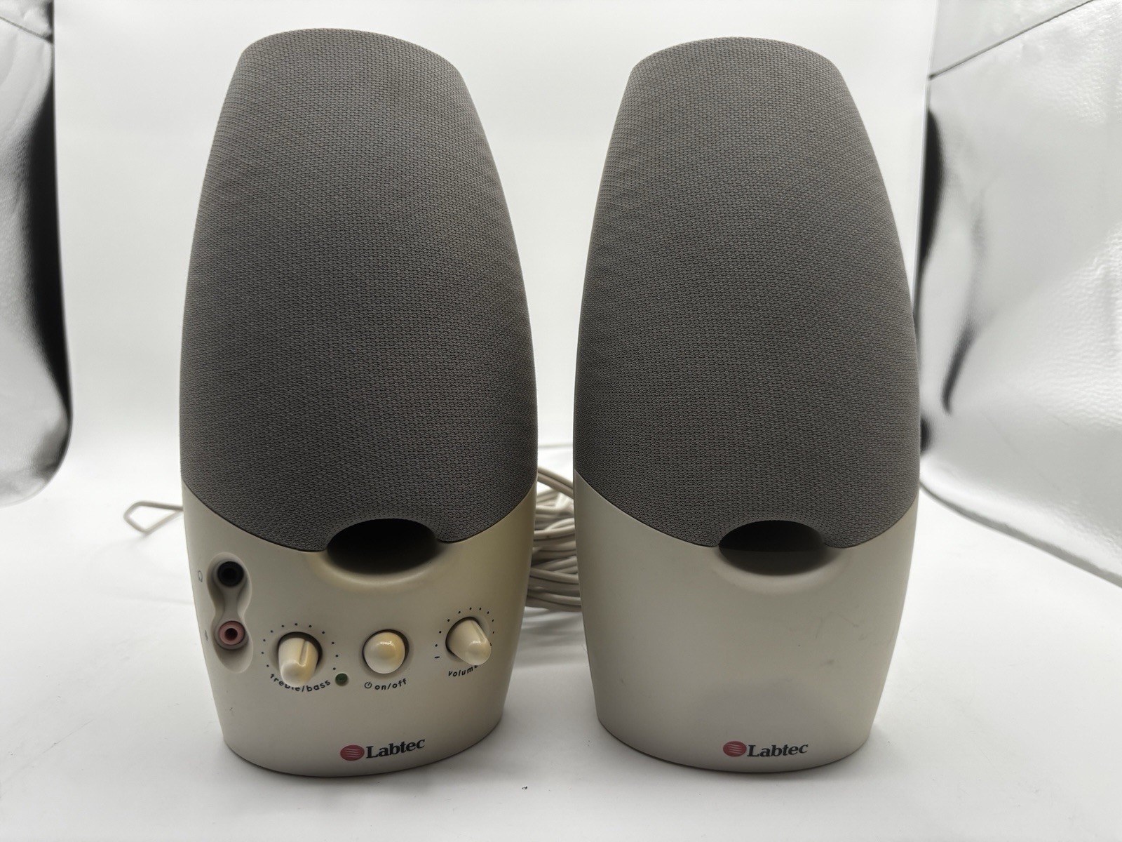 Pair of Labtec White Wired computer speakers Labtec LCS-1060.