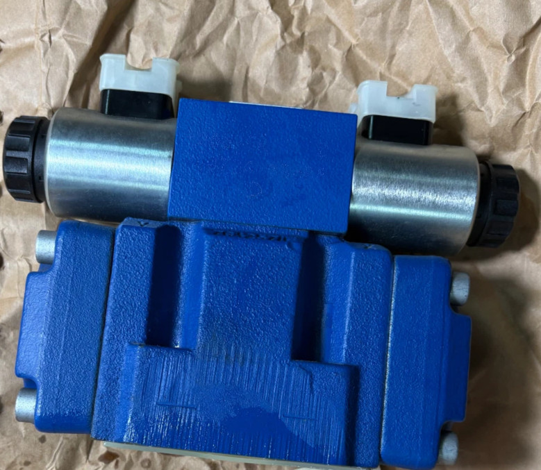 1PCS 4WEH10G4X/6EG24N9K4  R900961516 REXR0TH VALVE new  via FedEx or DHL
