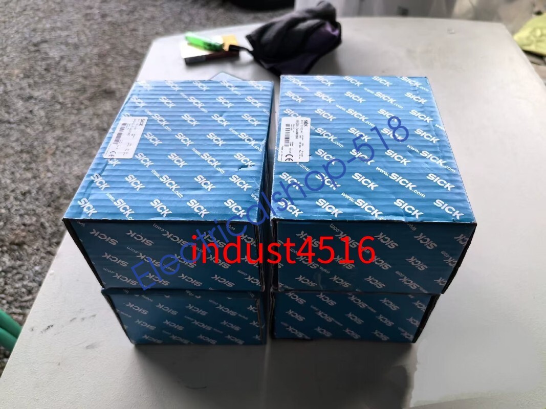 One New  Bar Code Reader CLV410-0010 1015421 Brand New DHL/FedEx