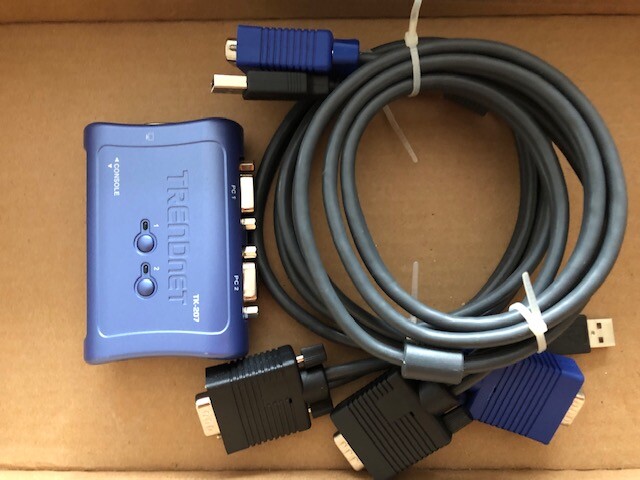 TRENDNET KVM SWITCH TK-207 AND CABLE KIT