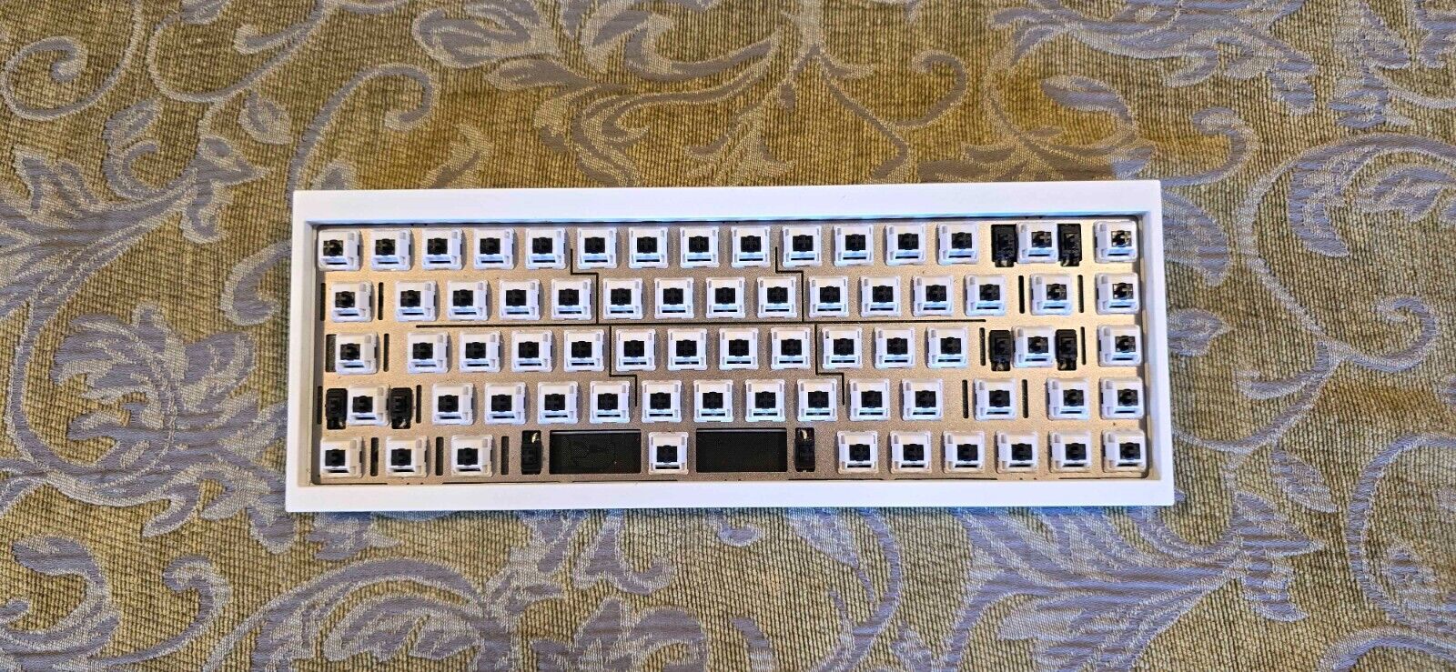 KBDFans TOFU65 with Lubed + Filmed Cookies and Creme switches and Tape Mod