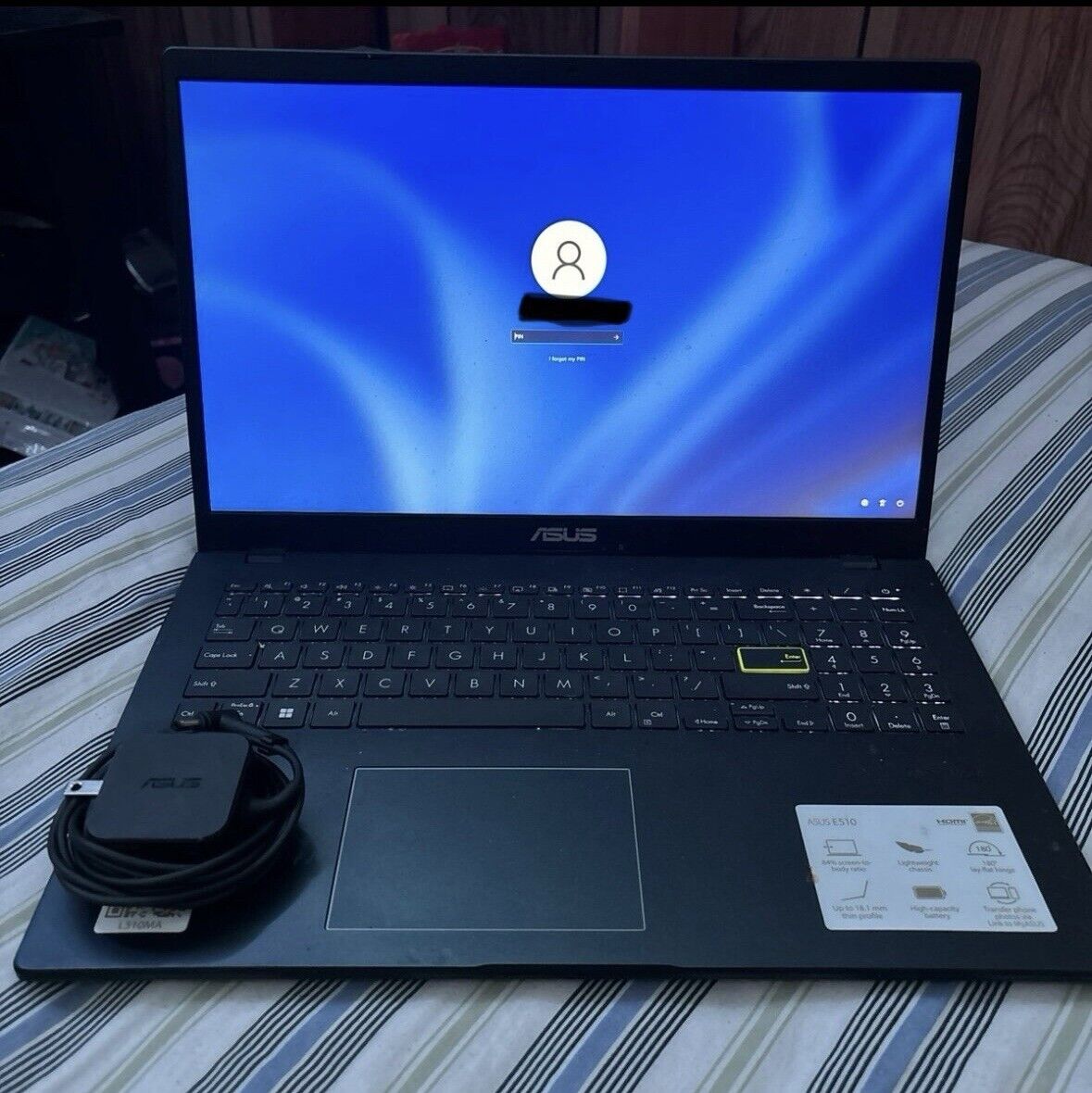 ASUS  E510 LAPTOP WITH CHARGER