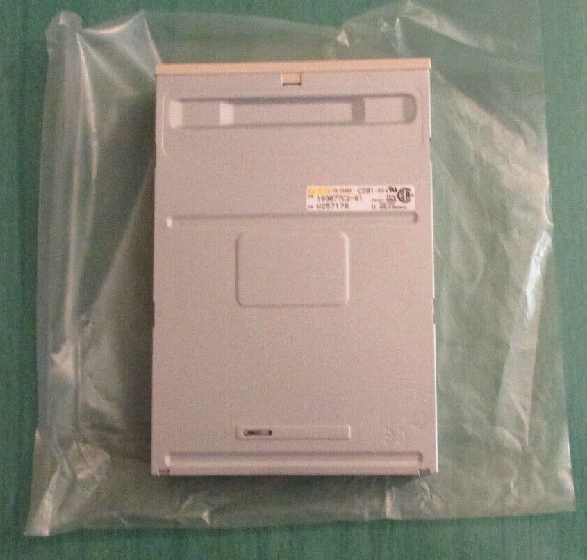 TEAC 3.5" Internal Floppy Disk Drive - Model FD-235HF, Part 193077C2-91 - NOS