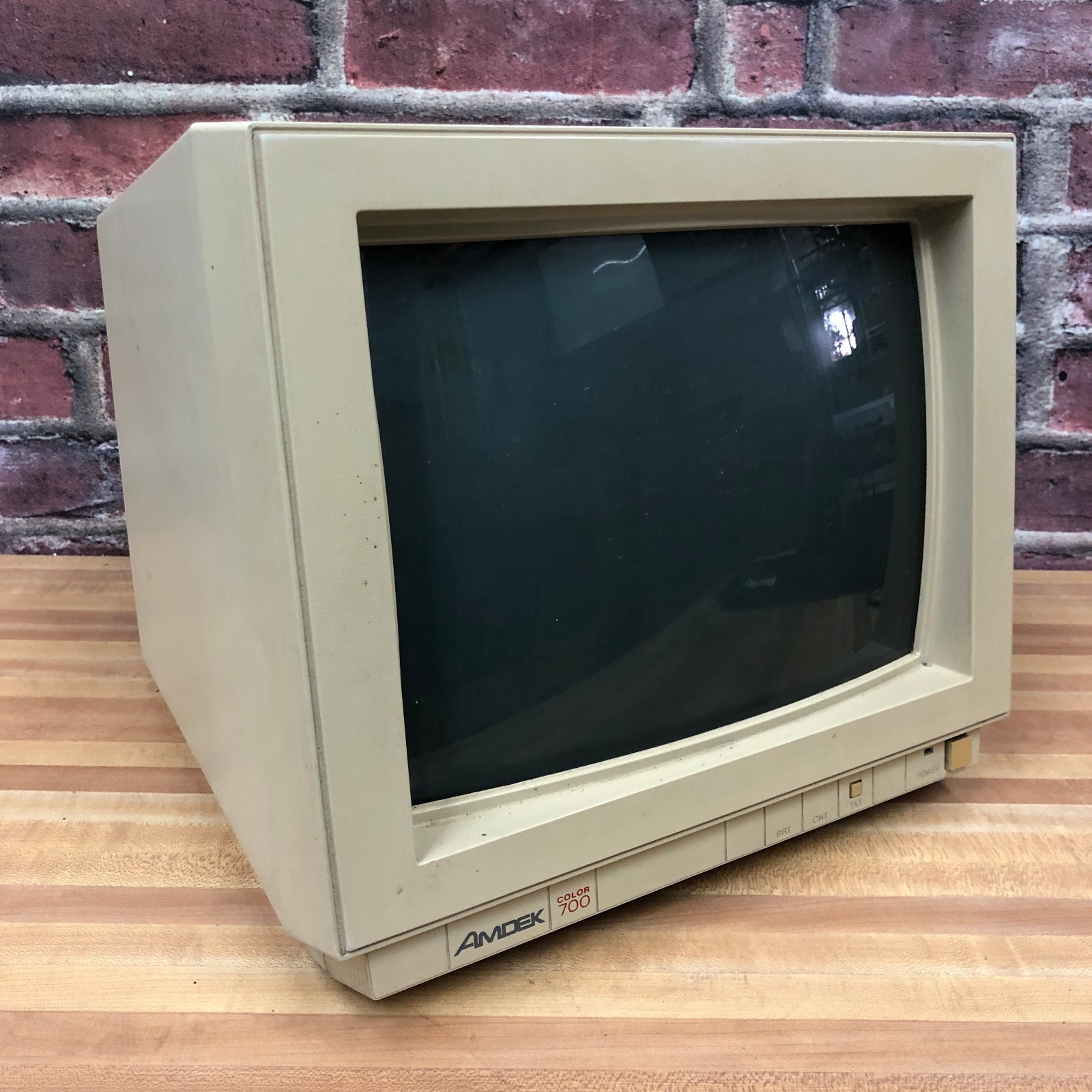 Amdek Color 700 13" CGA High Resolution Color CRT Computer Monitor Retro Gaming