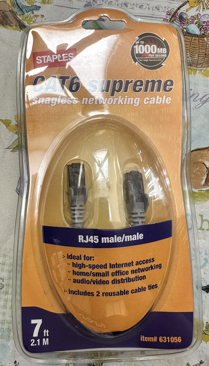 STAPLES CAT6 Supreme Snagless Networking Cable RJ45 Male/Male 7 ft #631056