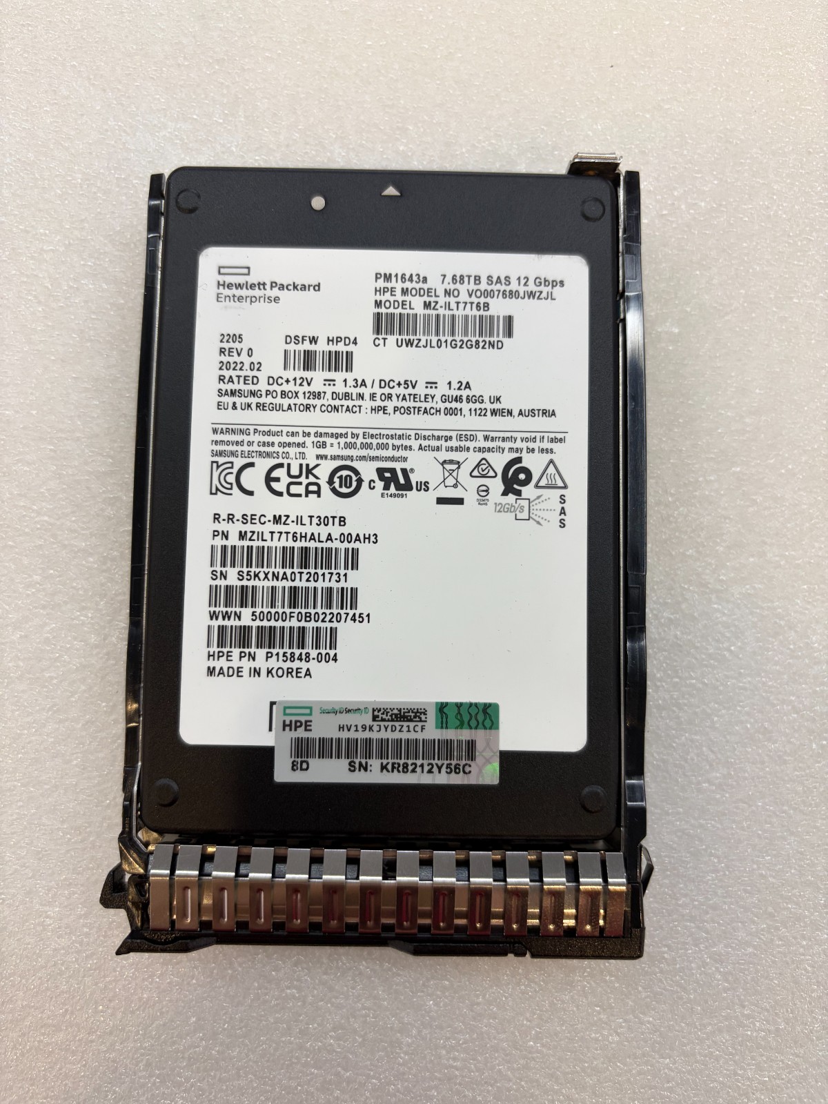 P15848-004 HPE P19909-B21 PM1643a MZILT7T6HALA-00AH3 7.68TB SAS 12Gbps SFF SSD