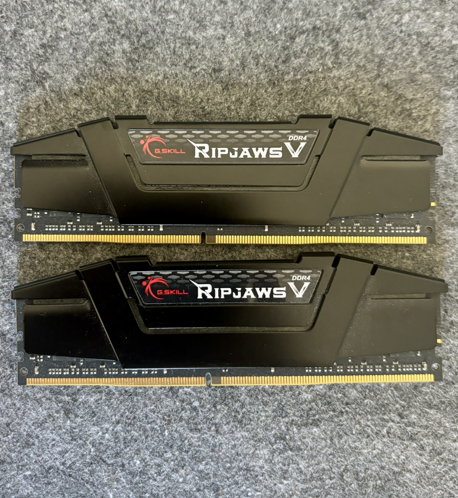 G.SKILL Ripjaws V 32GB (2x16GB) DDR4-3200 DIMM Intel XMP 2.0 MPN