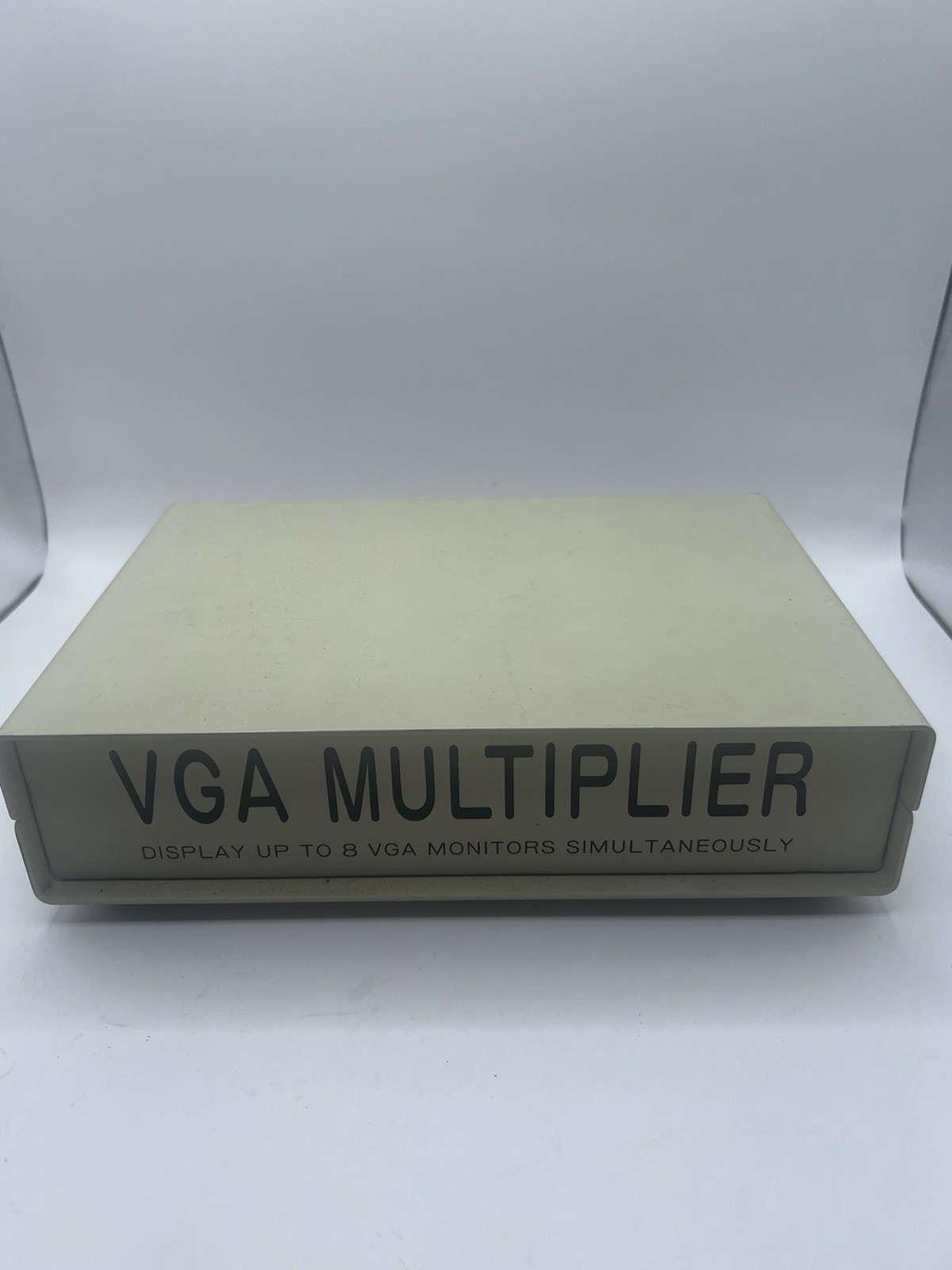 Vintage VGA Video Splitter – 1-In 8-Out VGA Multiplier