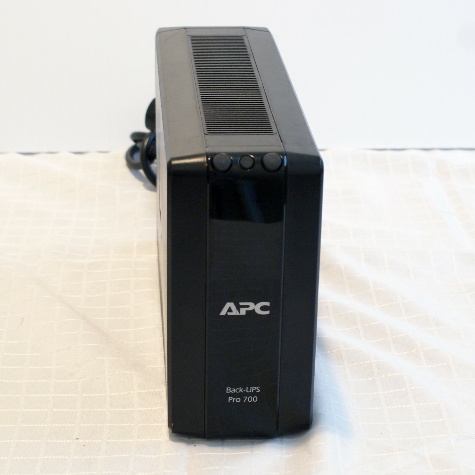 APC BR700G Back-UPS Pro 700 8-outlet (UPS) without Battery