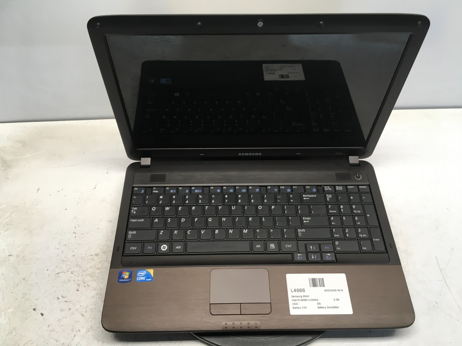 Samsung R540 Intel i3-M380 2.53GHz 3 GB NO HDD/Battery