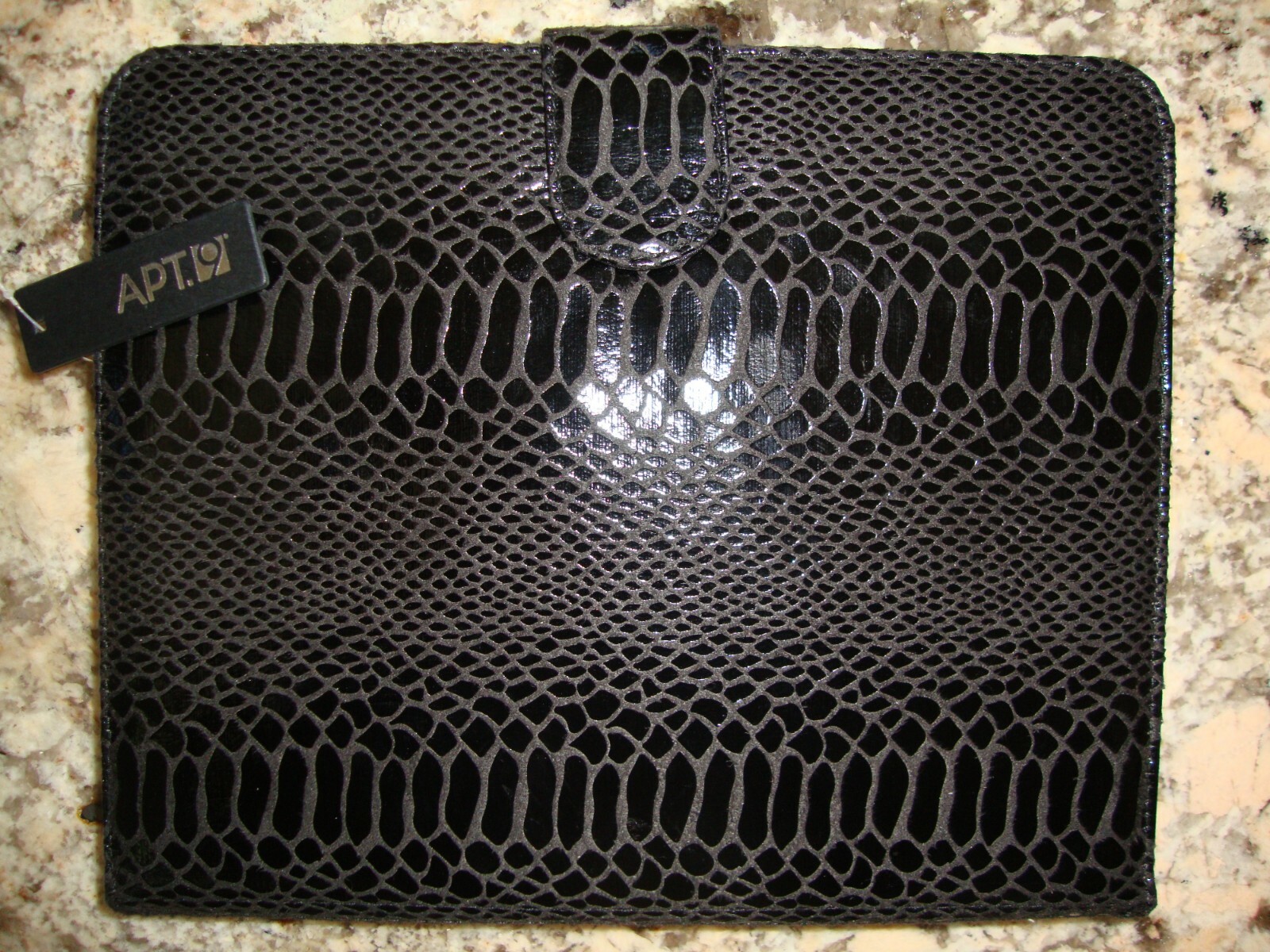 New APT.9 EReader Tablet Cover Case Snake Print Black / 0verstock Clearance Sale