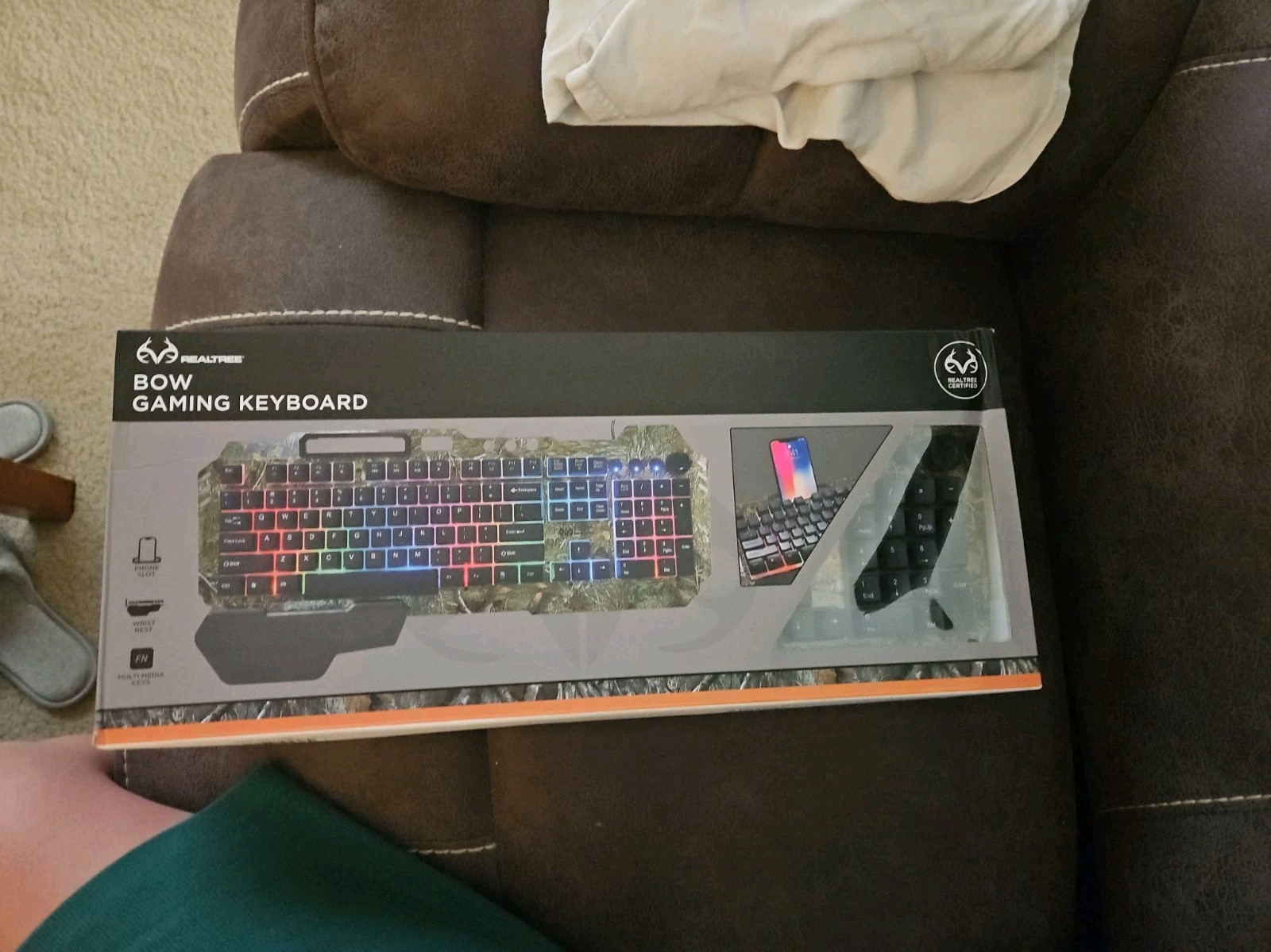 Realtree Bow GRLT1006 RGB Gaming Keyboard – Backlit w/ Detachable Wrist Rest NEW