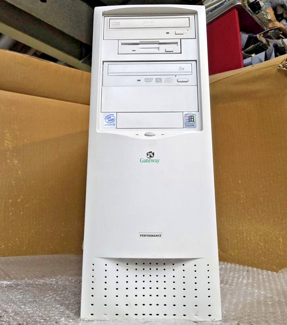 Retro Gateway Performance 600 MHz tower PC, Sound Blaster, DVD-RW, Windows 98 SE