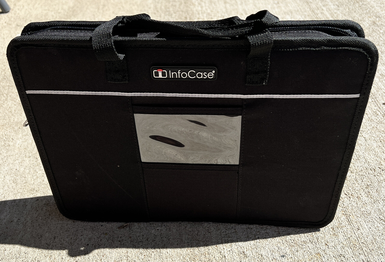 INFOCASE VANTAGE TL BLACK TOP LOADING BAG WITH HANDLES FITS MOST 11" DEVICES