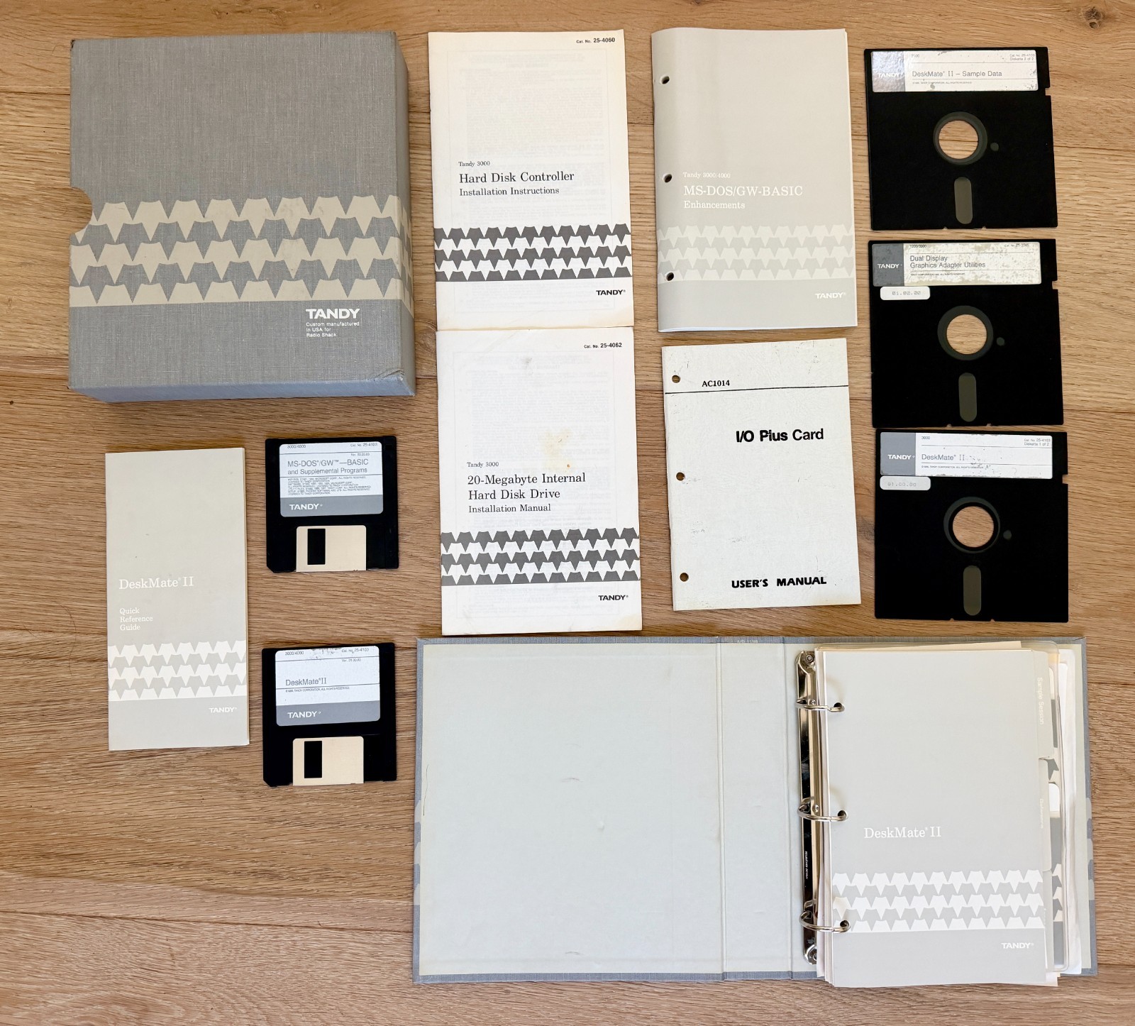 Tandy DeskMate II 3000 MS-DOS Manuals, Floppy & Hard Discs, Binder etc 1986
