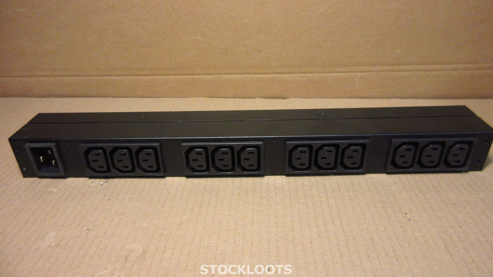 APC AP9565 Basic Rack PDU 16A - Basic Rack PDU, 1U, 16A, 208/230V, (12) C13 Out