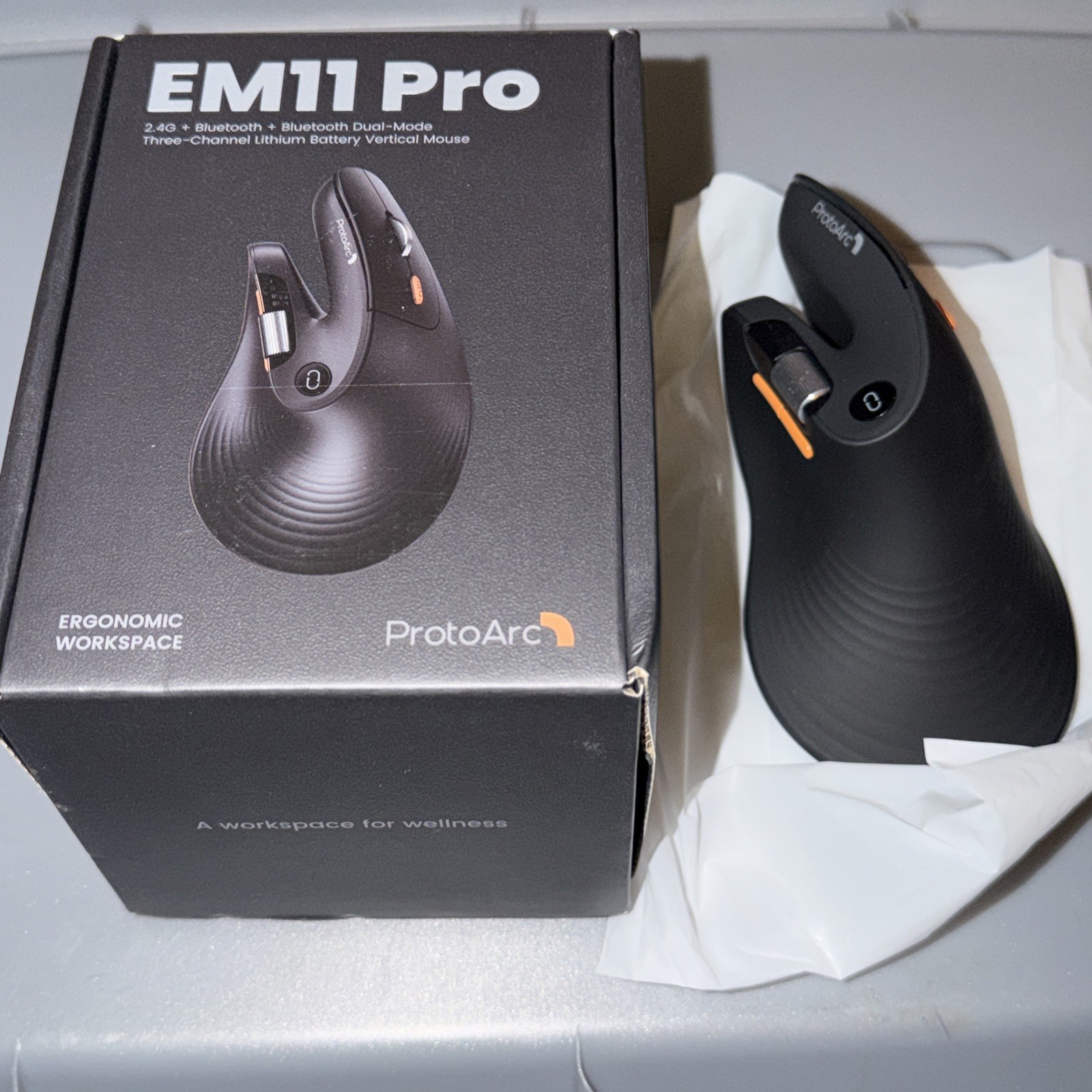 ProtoArc EM11 Pro - Ergonomic Bluetooth Mouse - Vertical Mouse - Open Box