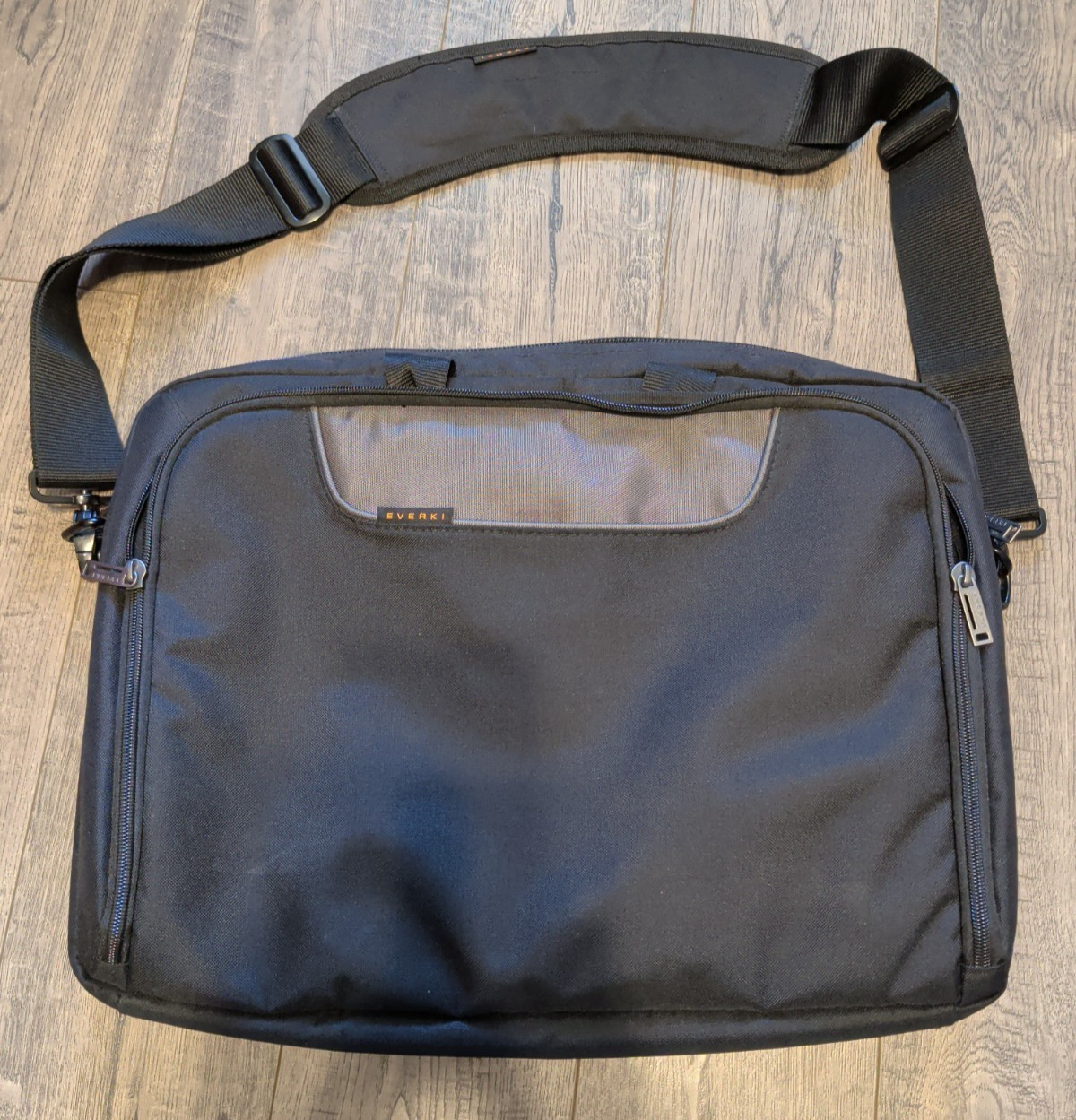Everki Advance up to 18" laptop Briefcase Padded Travel Bag Case - (EKB407NCH18)