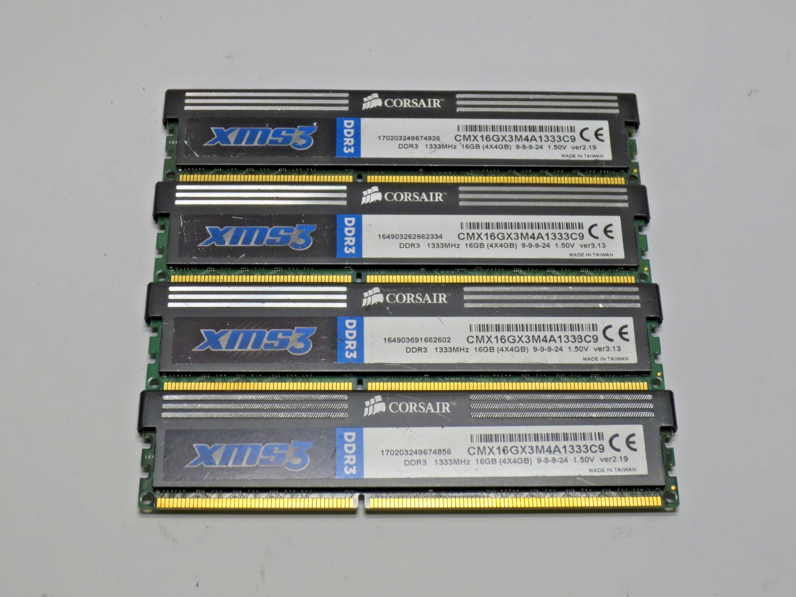 Corsair XMS3 16GB (4x4GB) PC3-10600 DDR3 Computer Memory RAM, CMX16GX3M4A1333C9