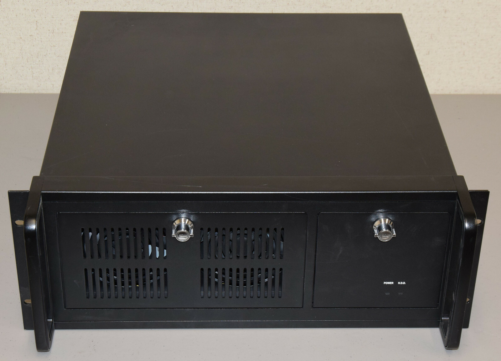 Datapath Video Wall Industrial Computer w/ ROBO-8913VG2AR Q8400 DGC151B DGC150C