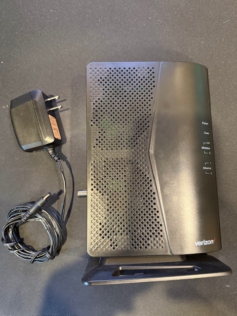 Verizon WCB6200Q Wireless Network Extender Signal Booster with power cord