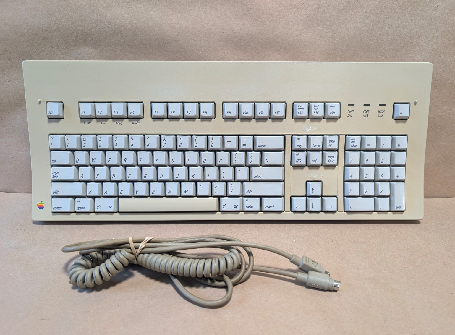 🚨 Vintage Apple Extended Keyboard M0115 w/ Cable - UNTESTED FOR PARTS
