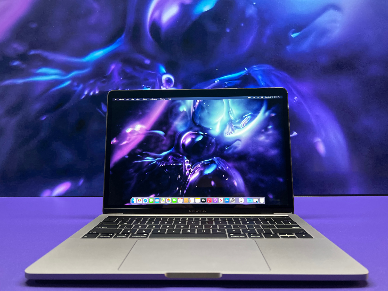 Apple MacBook Pro 13 TOUCH BAR Retina Laptop 2.6GHz i5 256GB SSD WARRANTY