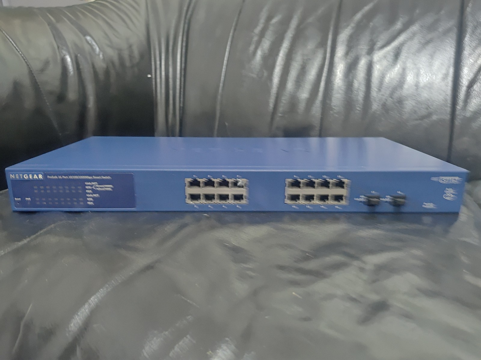 NETGEAR  ProSafe (GS716T) Rack-mountable Ethernet Switch