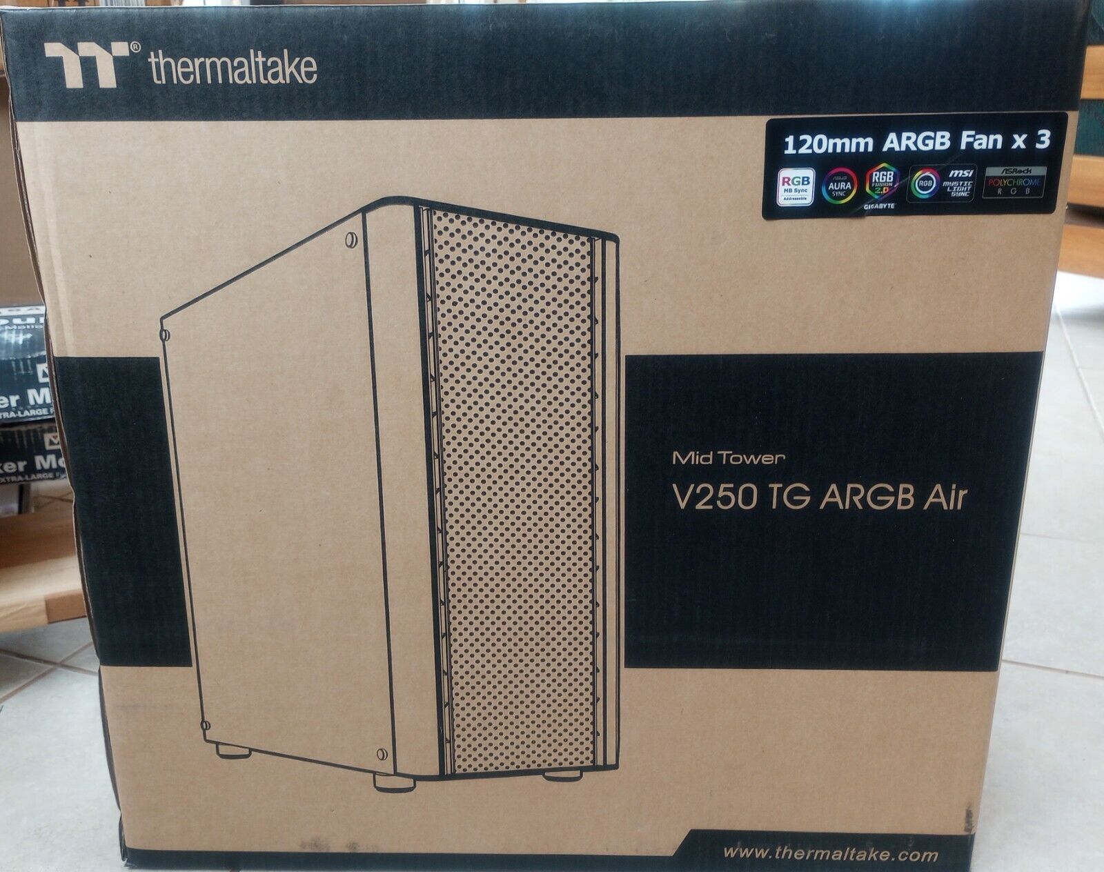 Thermaltake  V250 TG ARGB Mid-Tower Case 3 x 120mm ARGB Fan - New In Box