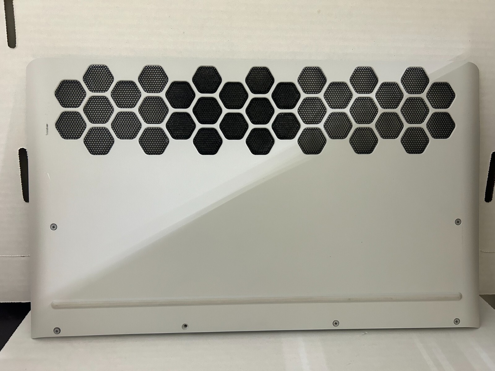 Genuine Dell Alienware M17 R3 Bottom Case Cover P/N- 9T8WH 09T8WH