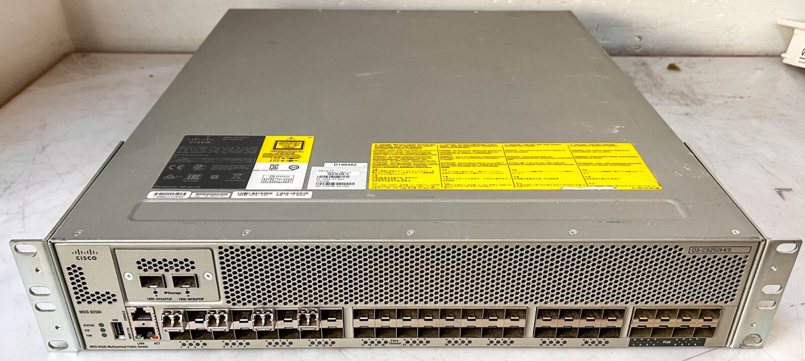 DS-C9250I-K9 V02 Cisco 40xFC & 8xFCoE & 2x10GE Multiservice Fabric Switch
